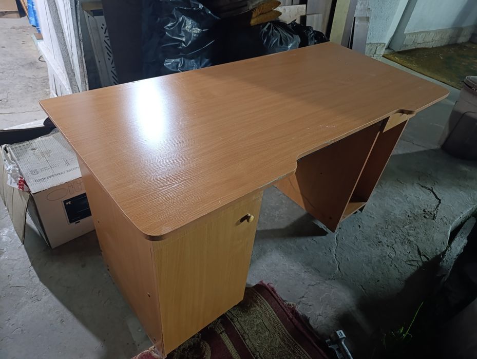 Продам компьютерный стол