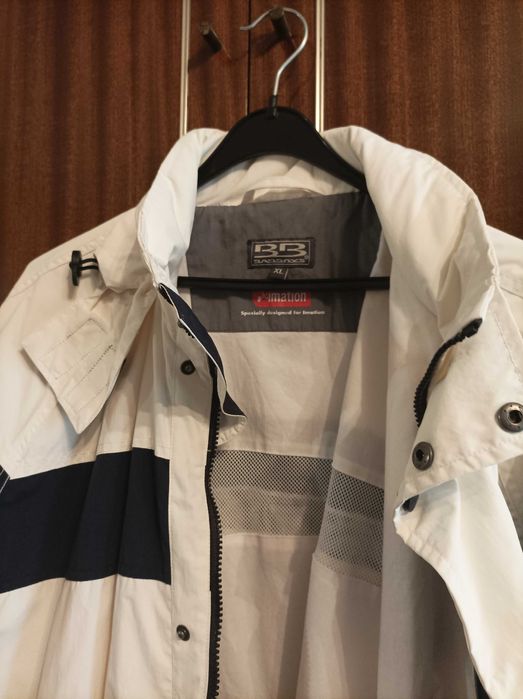 Мъжко яке- пази от вятър и дъжд, с тънка подплата