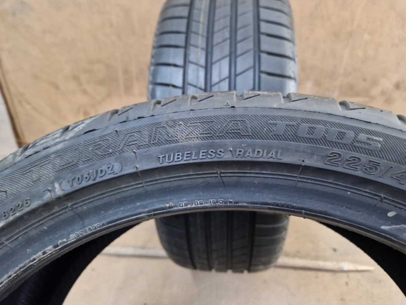 2 Bridgestone R19 225/40 нови летни гуми DOT1224