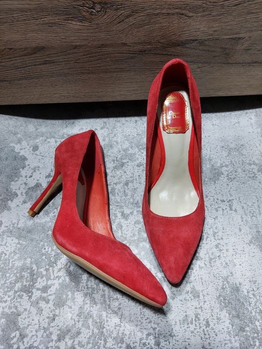 Продам новые туфли