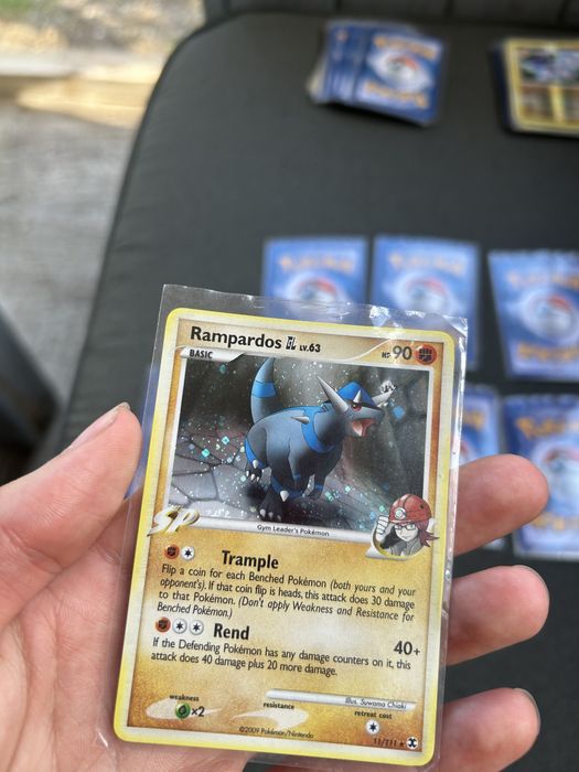 Pokemon карти оригинални