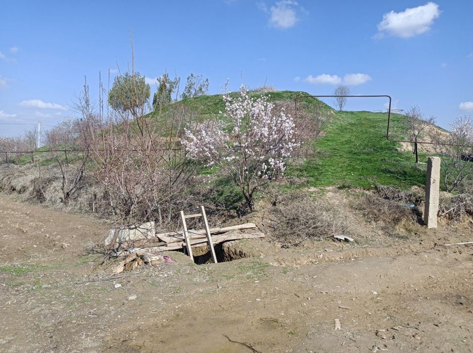 Уй сотилади 12 соток