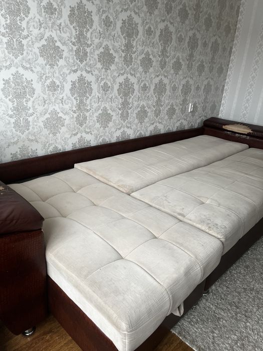 Отдам даром диван