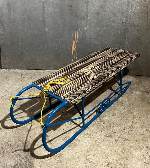 Vând sanie fier plin