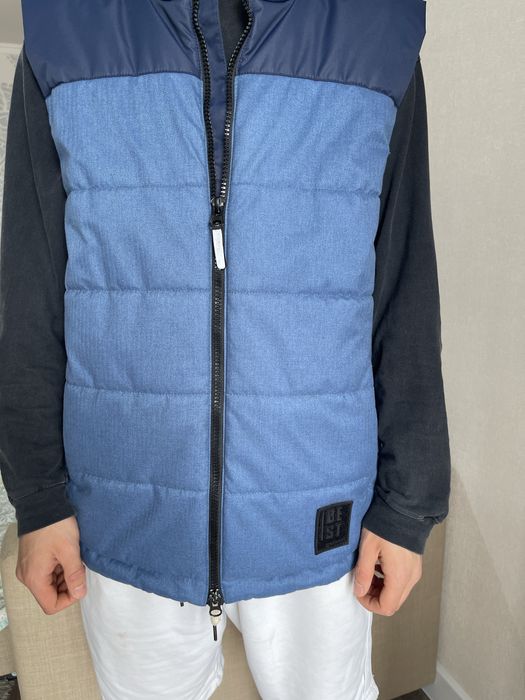 Безрукавка новая