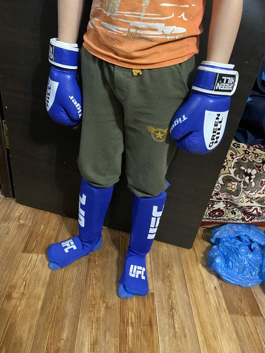 Продам перчатки для кикбоксинга