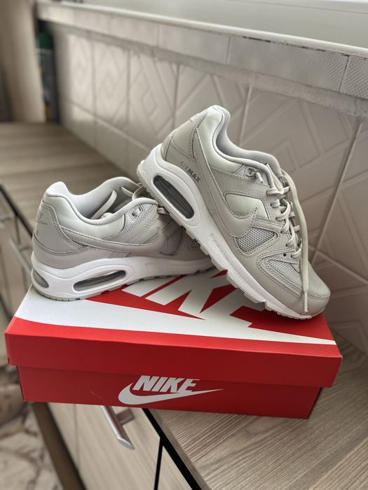 Чисто нови маратонки Nike