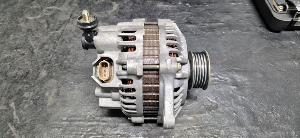 Генератор Subaru Legacy Impreza Forester