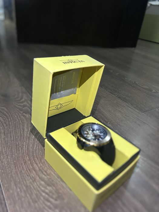 Часовник “INVICTA” с добро качество.