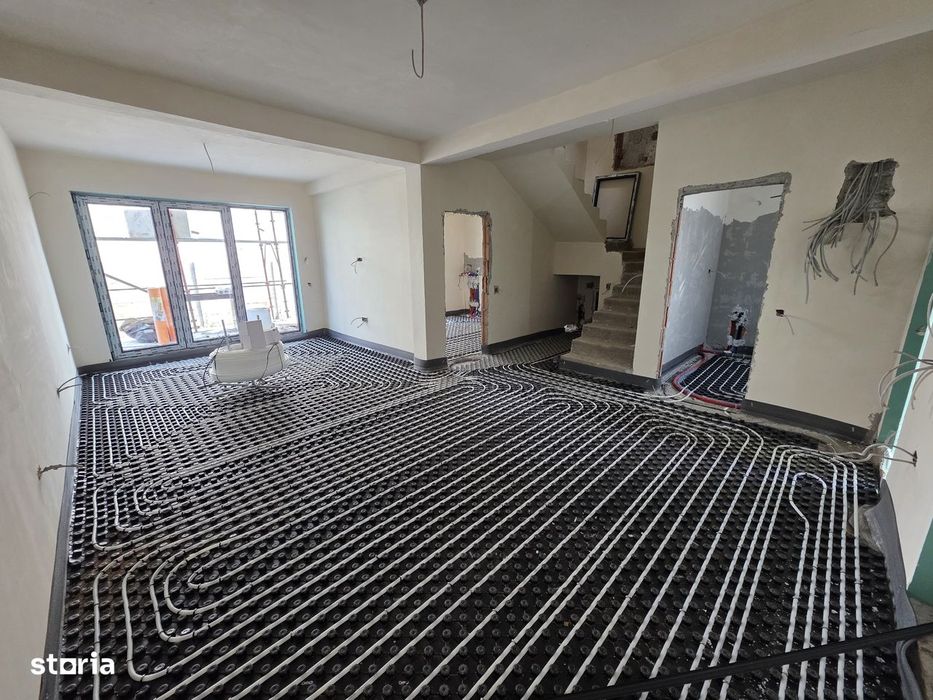 Vila P+1+M,1.8km M Râul Doamnei,Tva inclus,încălzire pardoseala