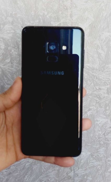 Samsung A8 (2018)