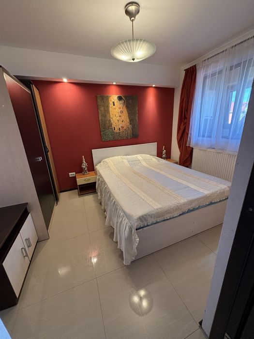 Particular inchiriez apartament 3 camere / duplex