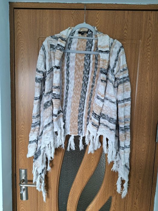 Cardigan cu ciucurei marimea S/M