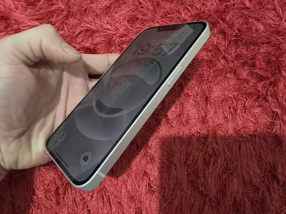 -Iphone 16E, ca Nou, 128Gb, 8Ram, Silver Titanium, ireprosabil, bat-10