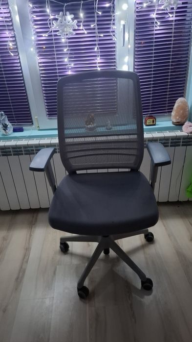 Ергономичен Офис стол