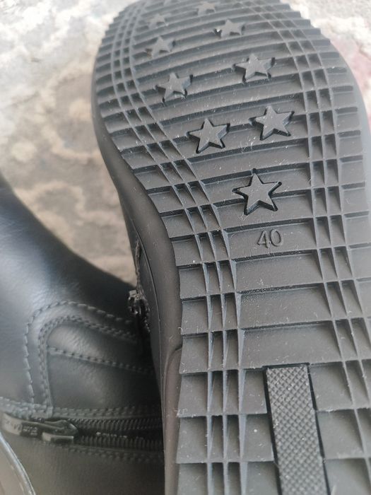 Продам сапожки демисезонные