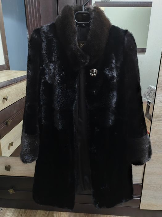 Продам норковую шубу