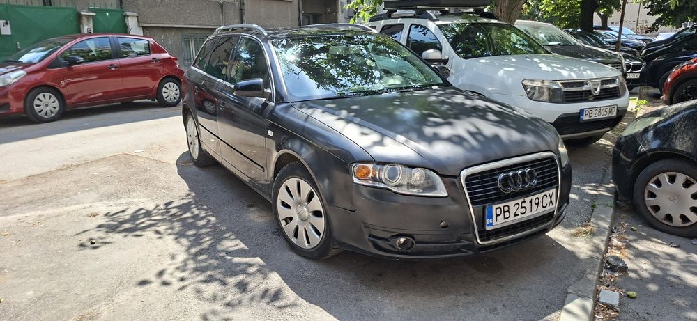 Продава се Ауди а4в7 комби авант  2.0