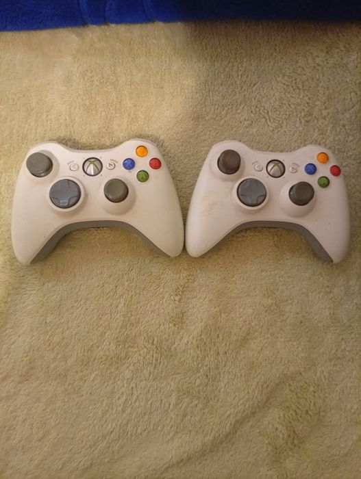 Vând Xbox 360 în stare foarte bună