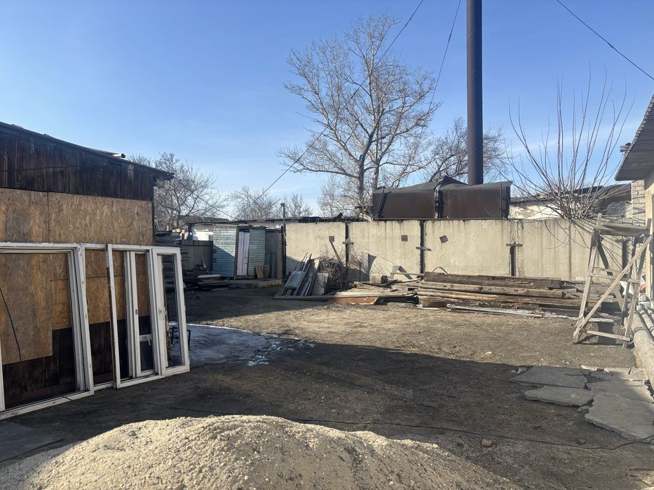 Частный дом с пристройкой