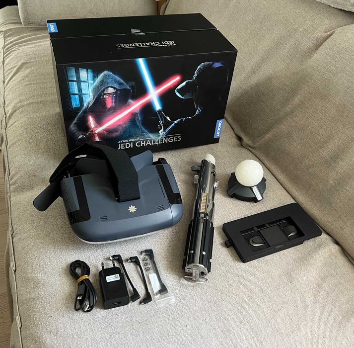Lenovo Star Wars Jedi Challenges AR set complet cu Lightsaber