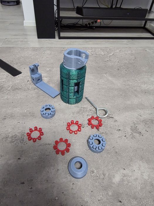 Grenadă Airsoft cu Impact (Reutilizabilă) – Printată 3D (Funcționează cu capse)