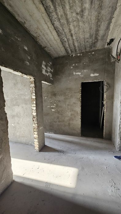 Срочно 1 хонаги Уй Сотилади газ Бор элитни район  вот буган