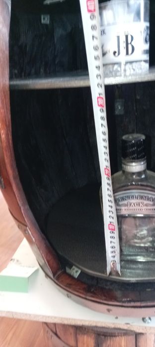 Ретро мини бар изработен дъбова Бъчва. Подходящ. За неповторим подарък  за любилей./ЧРД/имен ден подходящо същото така за Бърбекюта и навеси