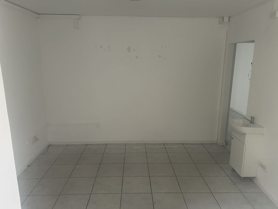 Vand spatiu comercial 50mp zona McDonalds