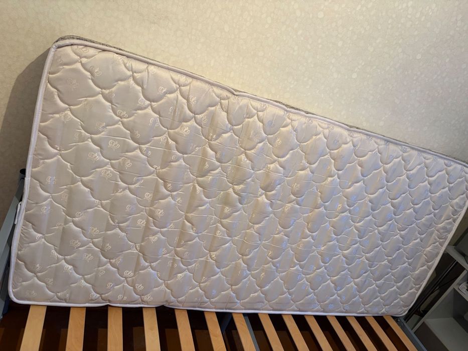 Кровать односпальная