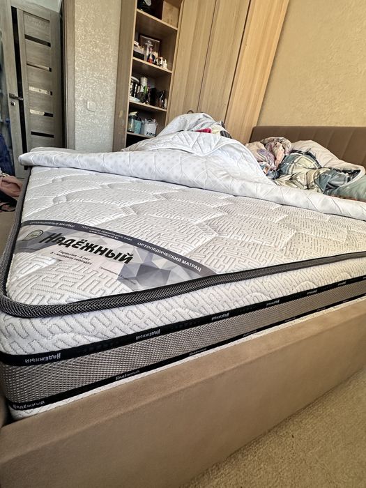 Кровать с ящиком+матрас