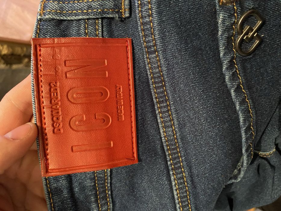 Джинсы dsquared2