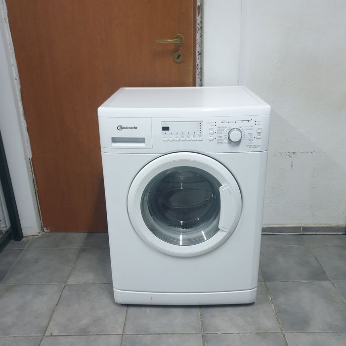 LICHIDARE DE STOC.  Masina de spălat rufe Bauknecht  wa 522A40