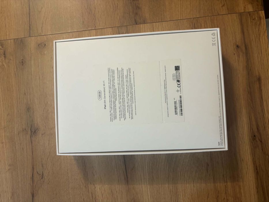 iPad 8th / 128 GB \ Чист iCloud