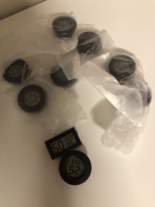 Кръгли и правоъгълни термометър-влагомер