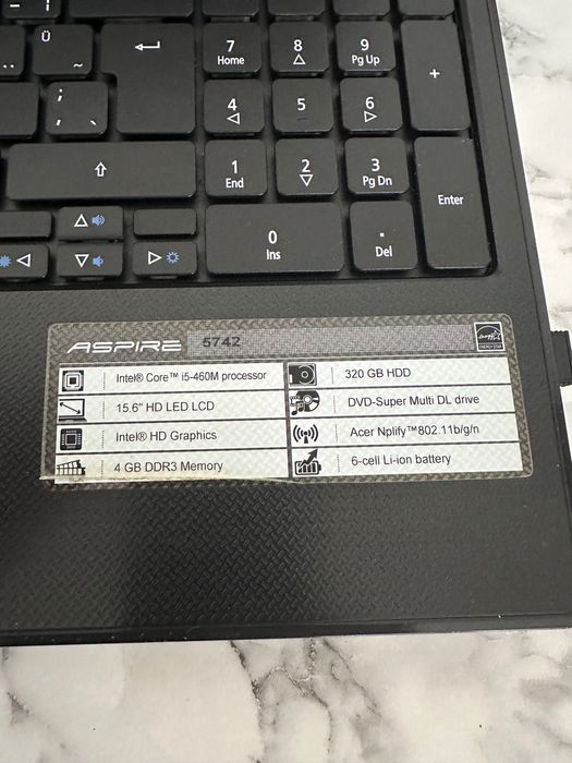 Продавам лаптоп ACER във перфектно състояние.