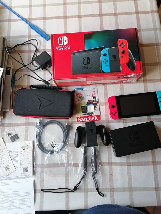 Продавам Нинтендо Суич \\\ Nintendo Switch