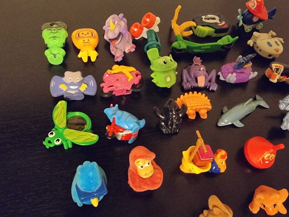 Lot colectie 33 figurine Kinder, MPG, Mattel si altele