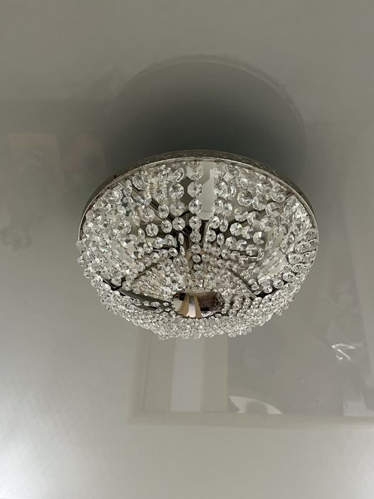 Продам люстры