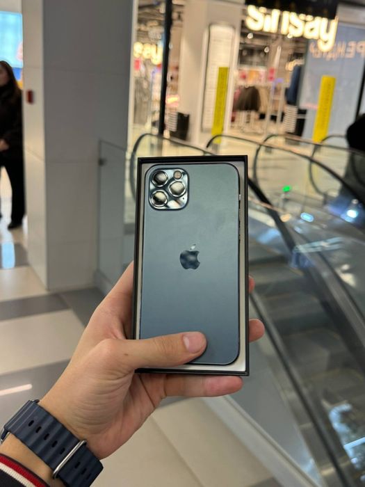 Срочно продам iPhone 12 Pro 128gb.
