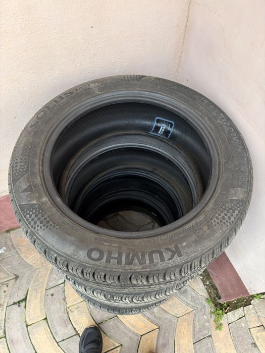 Kumho solus  215/55/17