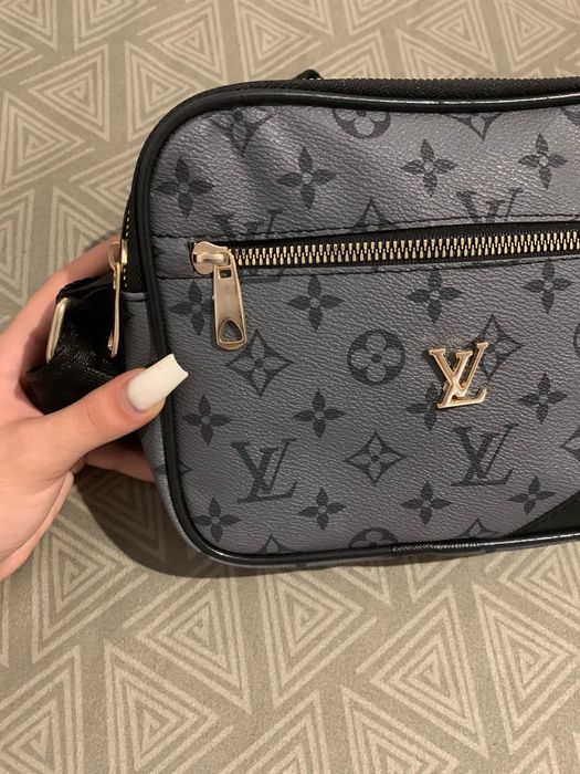 Borseta Louis Vuitton - OFERTĂ - 199 RON