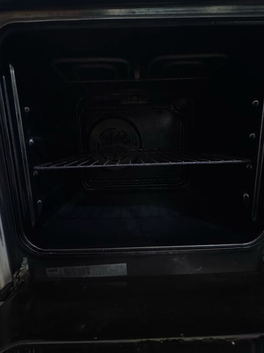 Готварска печка керамични котлони ZANUSSI