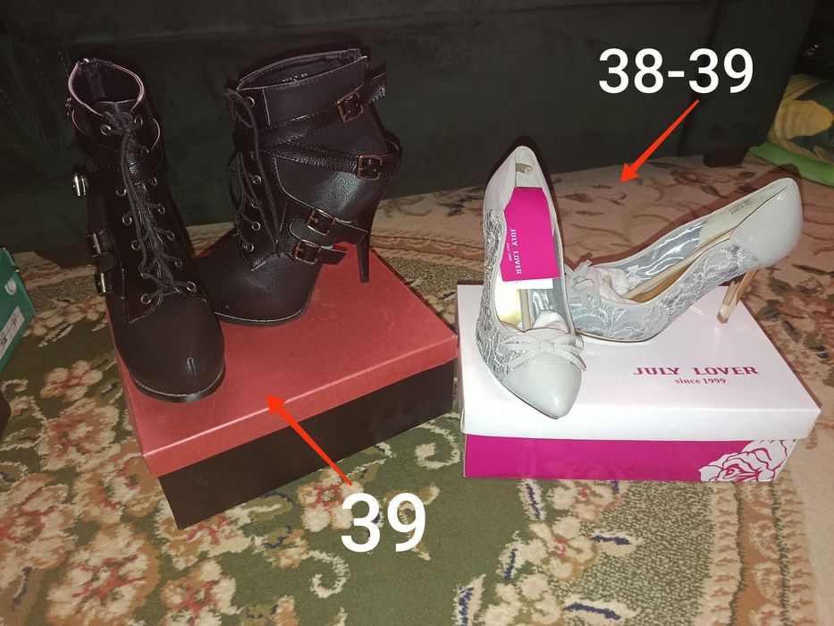 Туфли , макасины , красовки,балетки в отличном состоянии .Б/у