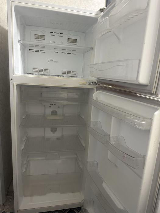 Продам рабочий холодильник