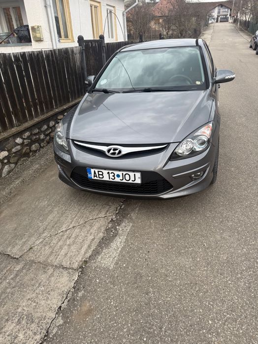 Vând Hyundai I30