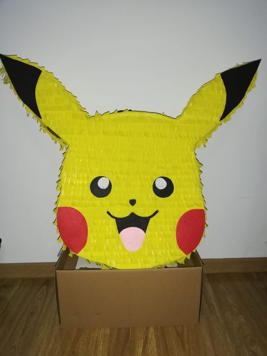 Piniata și diferite costume ecologice pentru copii , făcute la comanda