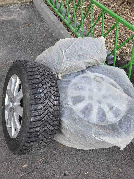 Шипованные шины 215/60/16, TRIANGLE