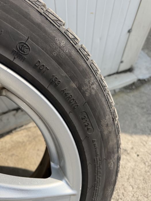 Jante Bmw 5x120 R17 cu anvelope iarna senzori   225/55/17 DOT 2124