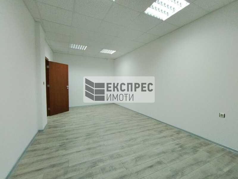 Офис под наем, в сграда в Морска ГРАДИНА
